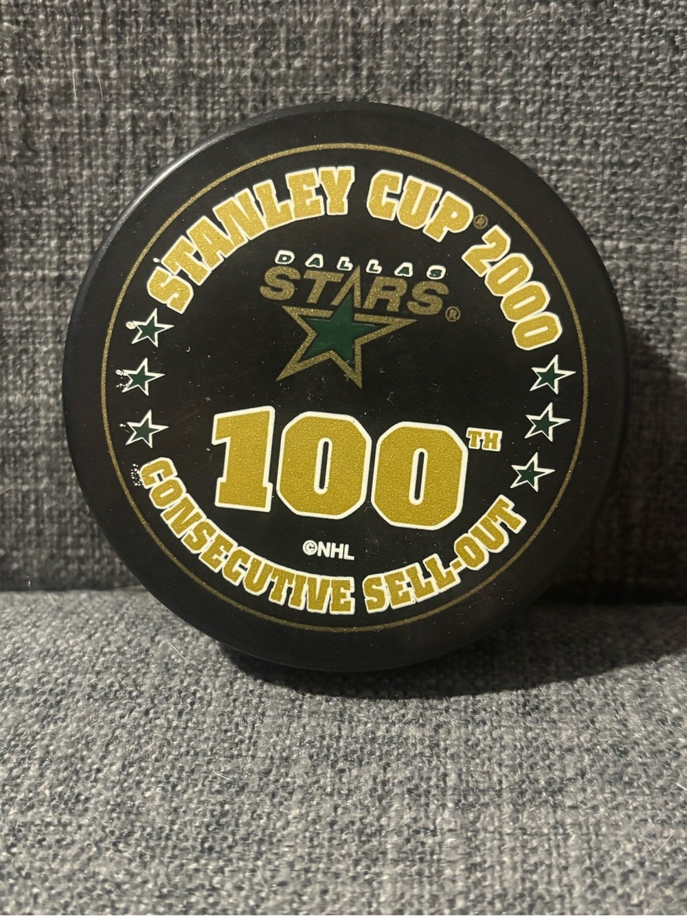 Dallas Stars NHL Stanley Cup 2000 100th Consecutive Sell-Out Hockey Puck